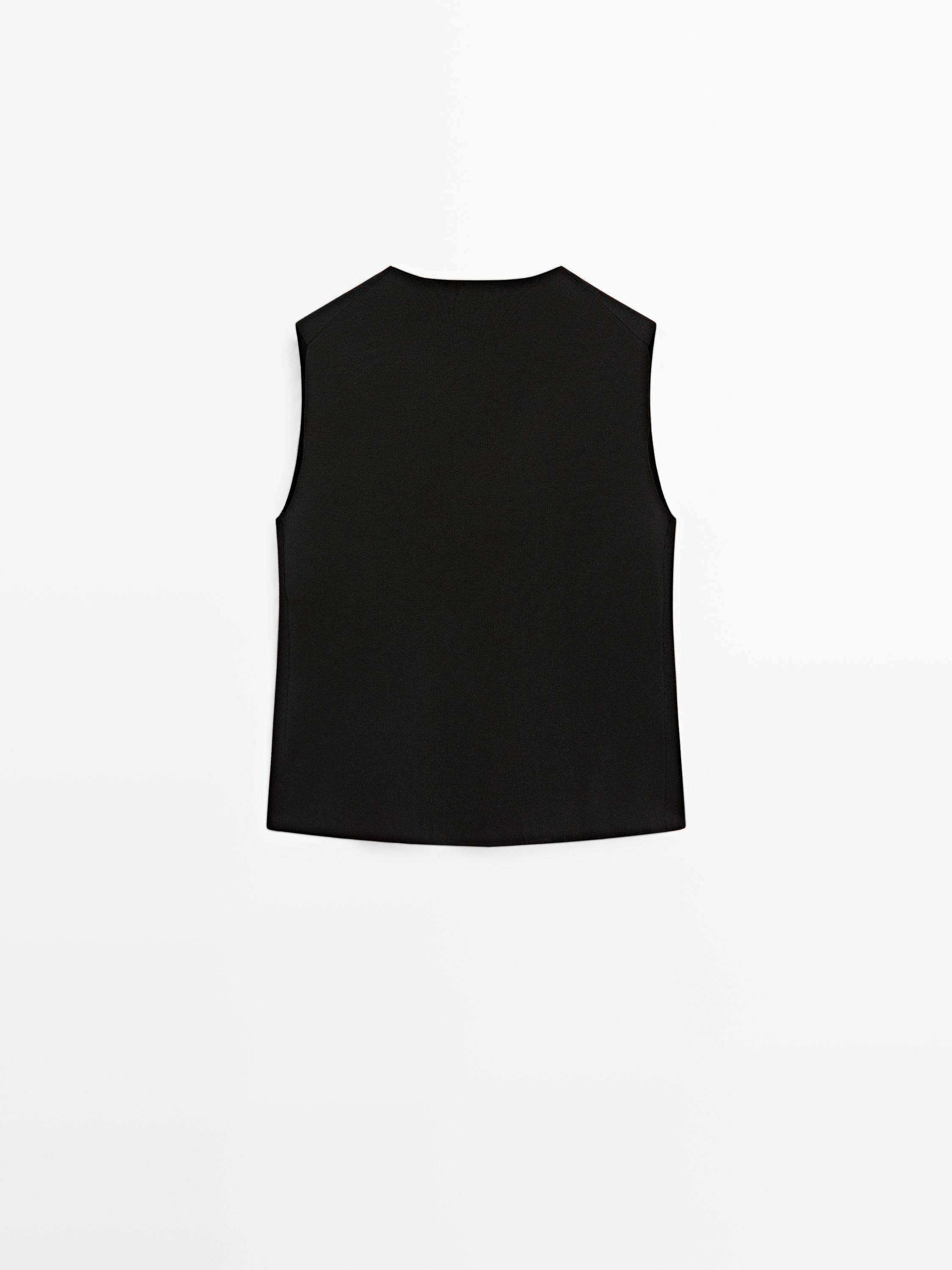 Knit V-neck vest with buttons